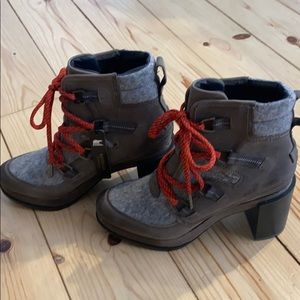 NWT Sorel Boots